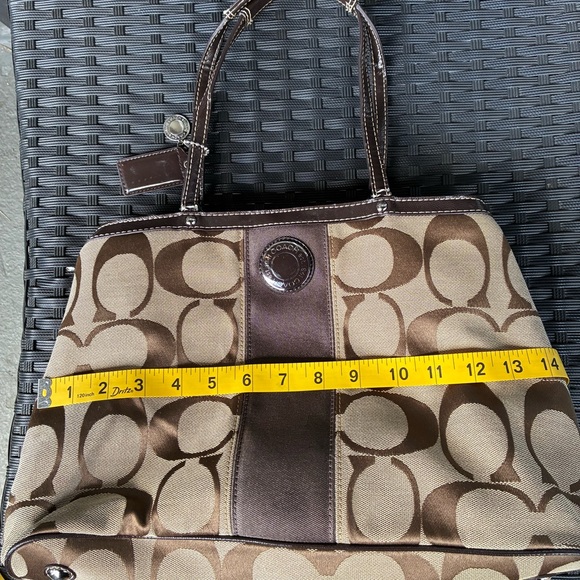 COACH BAG,Coach Brown and Tan Signature Shoulder Bag - Picture 3 of 16